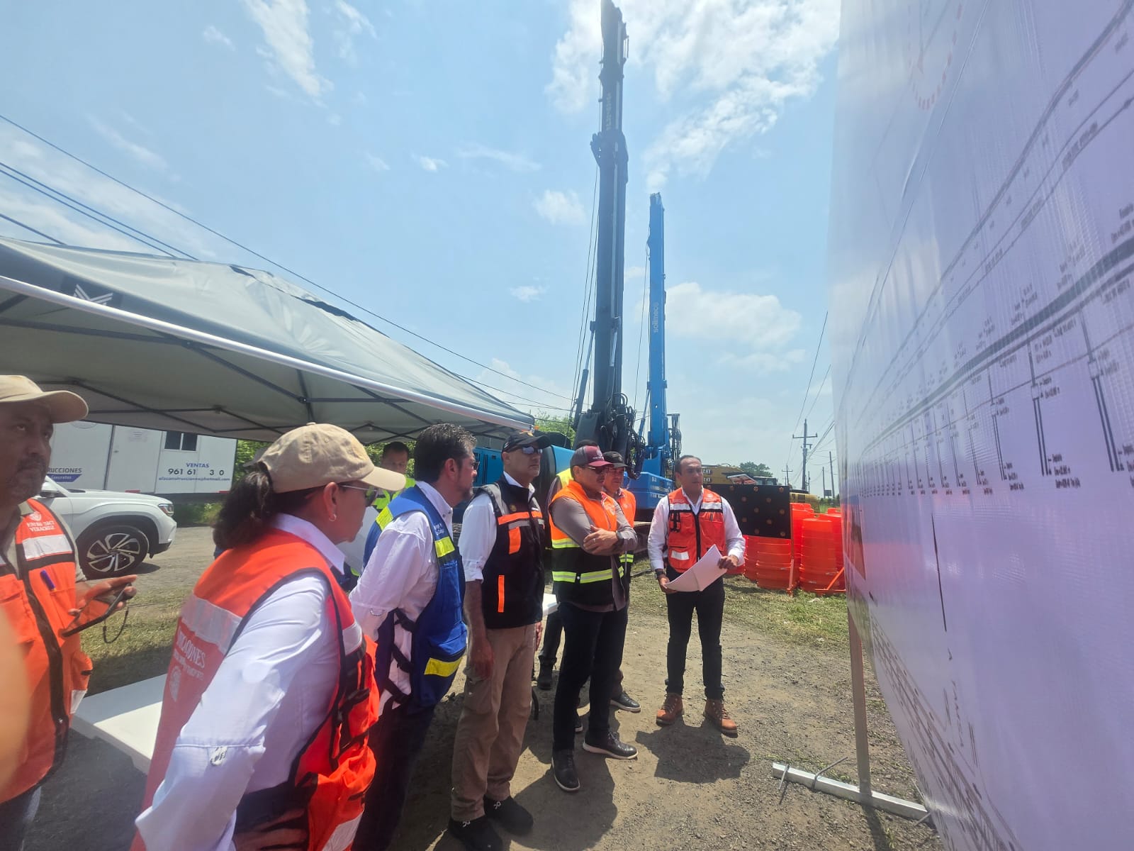 Supervisan obras del distribuidor vial de acceso al puerto de Veracruz y de la autopista La Mancha-Laguna Verde