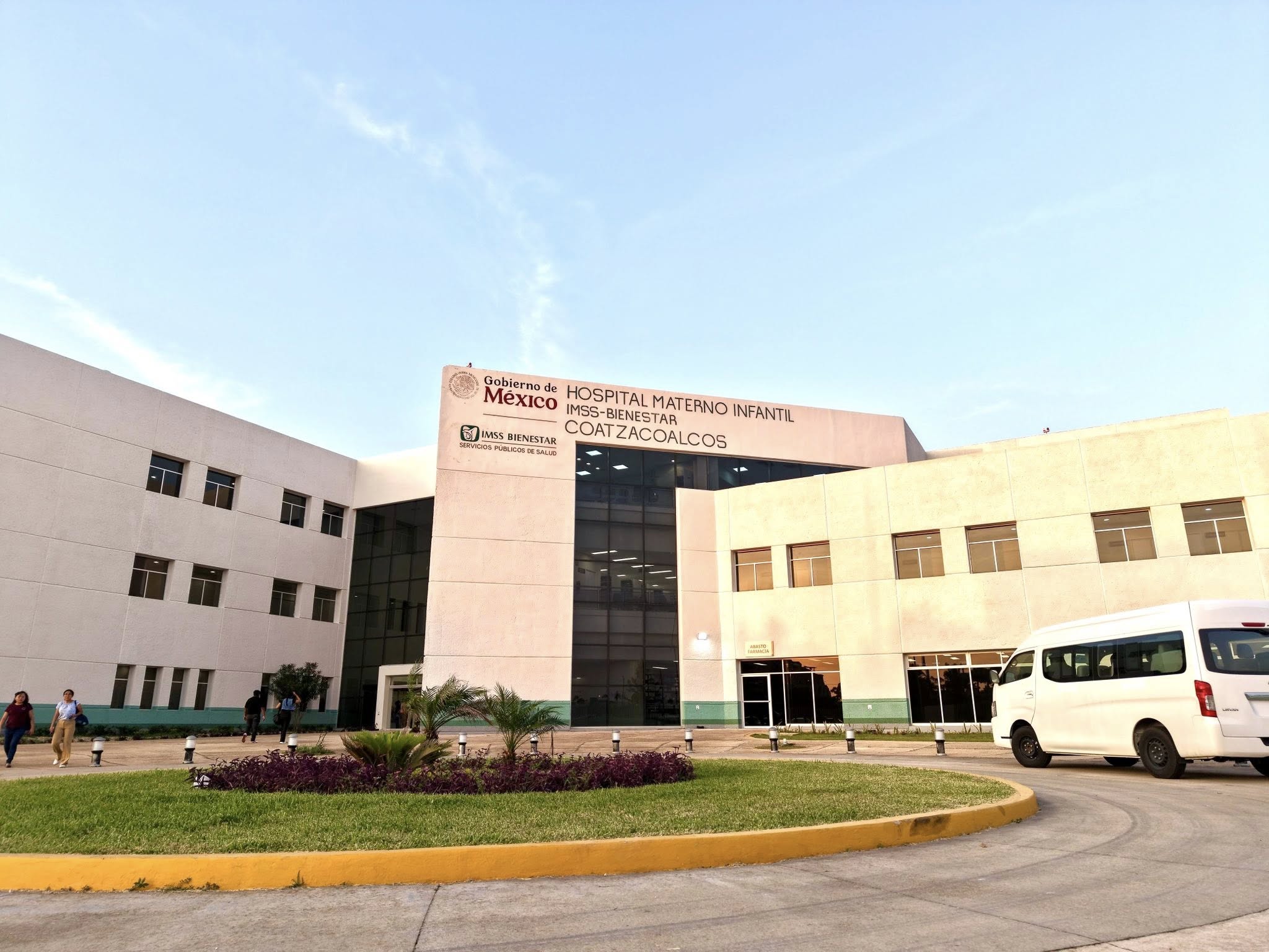 Hospital materno infantil de Coatzacoalcos es deuda pendiente e histórica con el sur de Veracruz: Sheinbaum