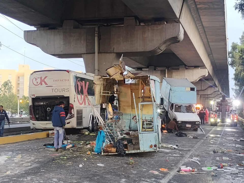 Comerciantes cordobeses se accidentan en Puebla, hay diez lesionados