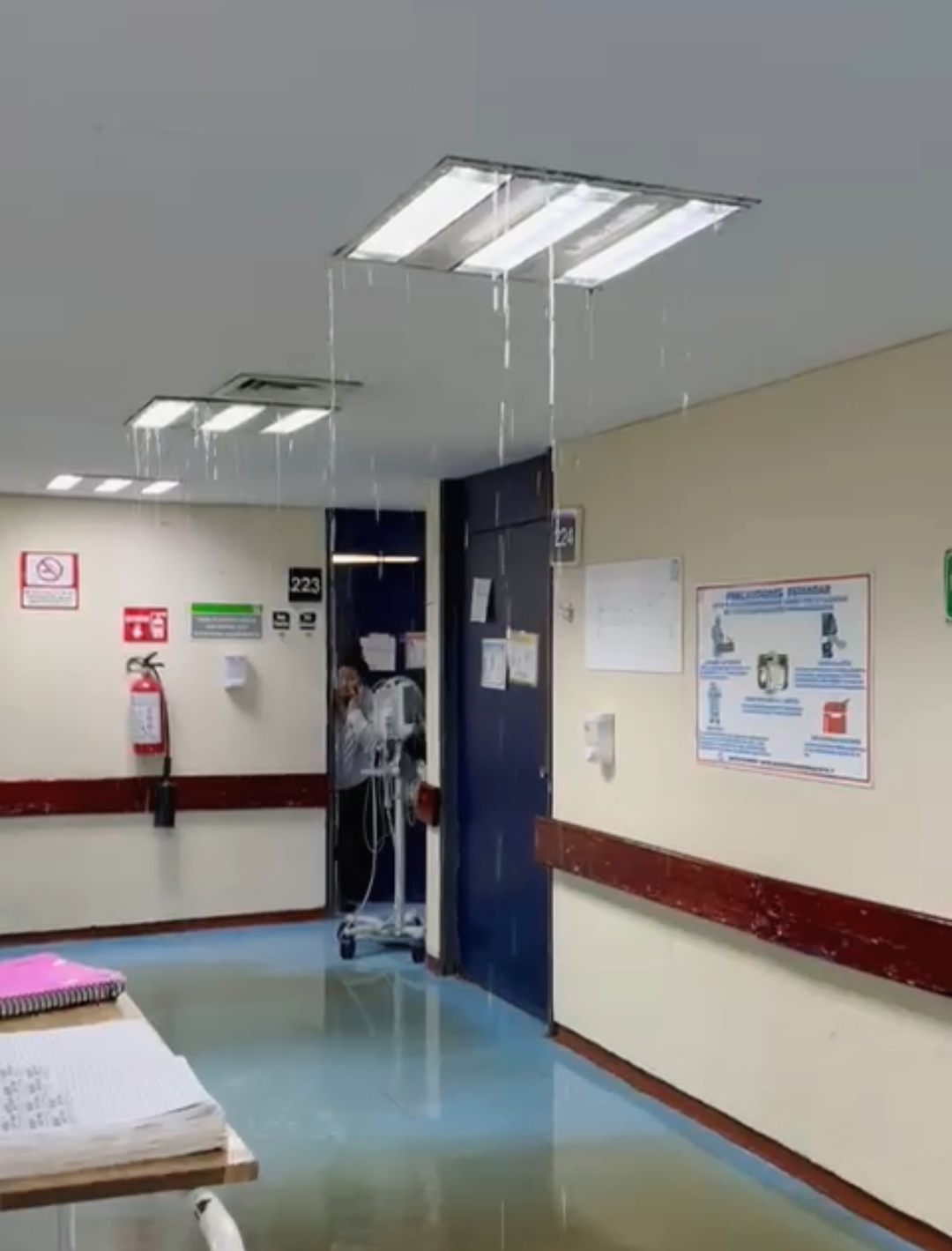 Denuncian fuga de aguas negras en el Hospital General de Zona número 71 de la ciudad de Veracruz