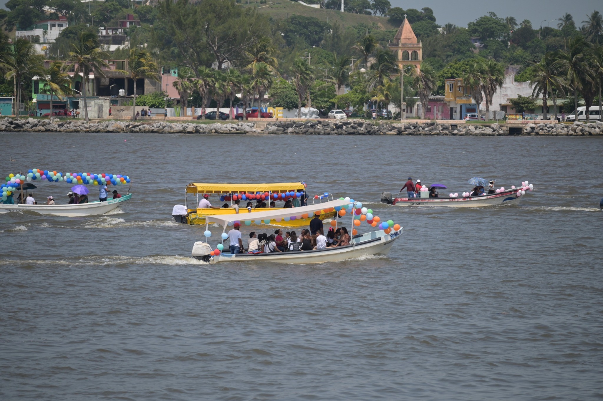 Embarcaciones de Coatzacoalcos y Villa Allende rinden homenaje a la Virgen del Carmen