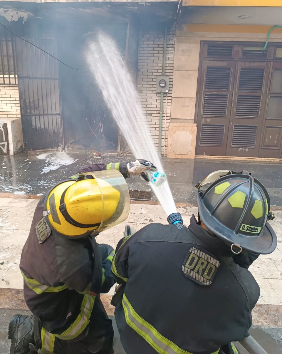 Se incendia transformador de la CFE y deja sin electricidad a parte del Centro Histórico de la ciudad de Veracruz