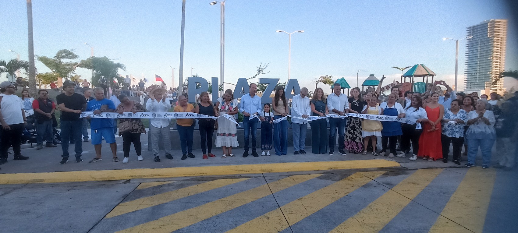 Unánue reinaugura la plaza Banderas de la cabecera municipal de Boca del Río
