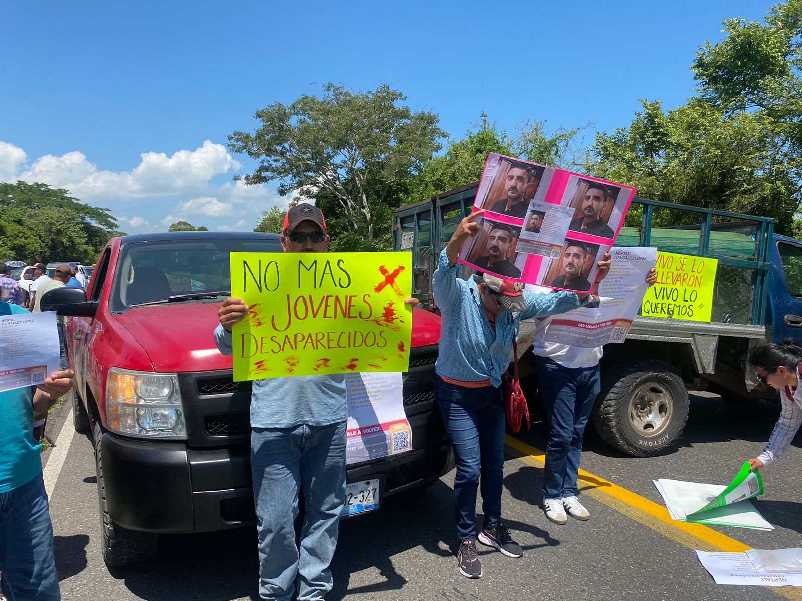 Bloquean carretera Cardel–Poza Rica para exigir búsqueda del empresario Neptalí González