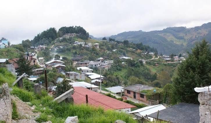 Adolescente muere y su madre resulta herida en ataque armado por disputa de tierras en Tlaquilpa