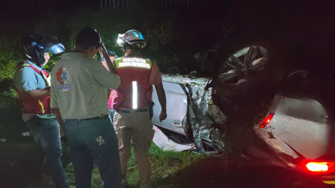 Conductor ebrio choca un Camaro y huye del lugar, en Fortín