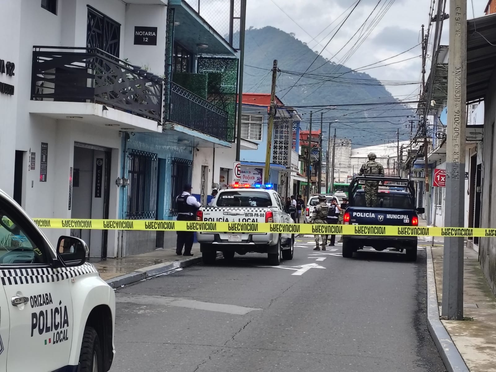 Comerciante es apuñalada en pleno centro de Orizaba; presunto agresor fue detenido