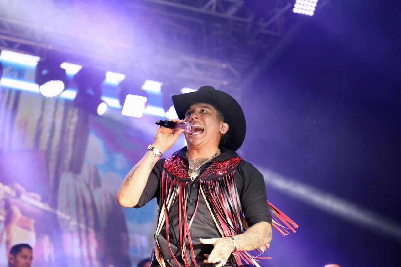 Edwin Luna y La Trakalosa de Monterrey pusieron a reventar el Corazón de Boca en el cierre de las Fiestas de Santa Ana 2025