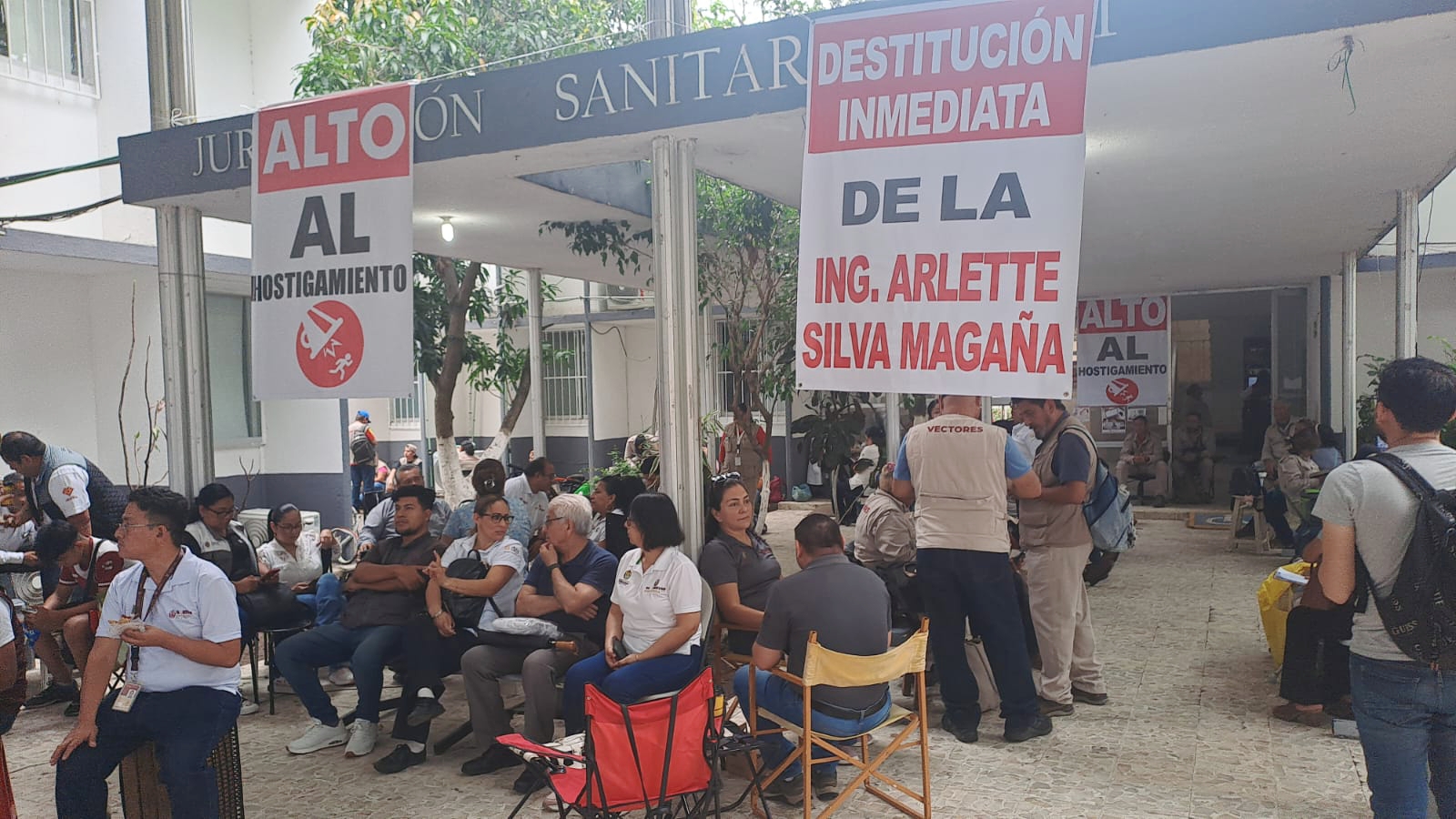 Continúa la toma de las instalaciones de la Jurisdicción Sanitaria de Veracruz