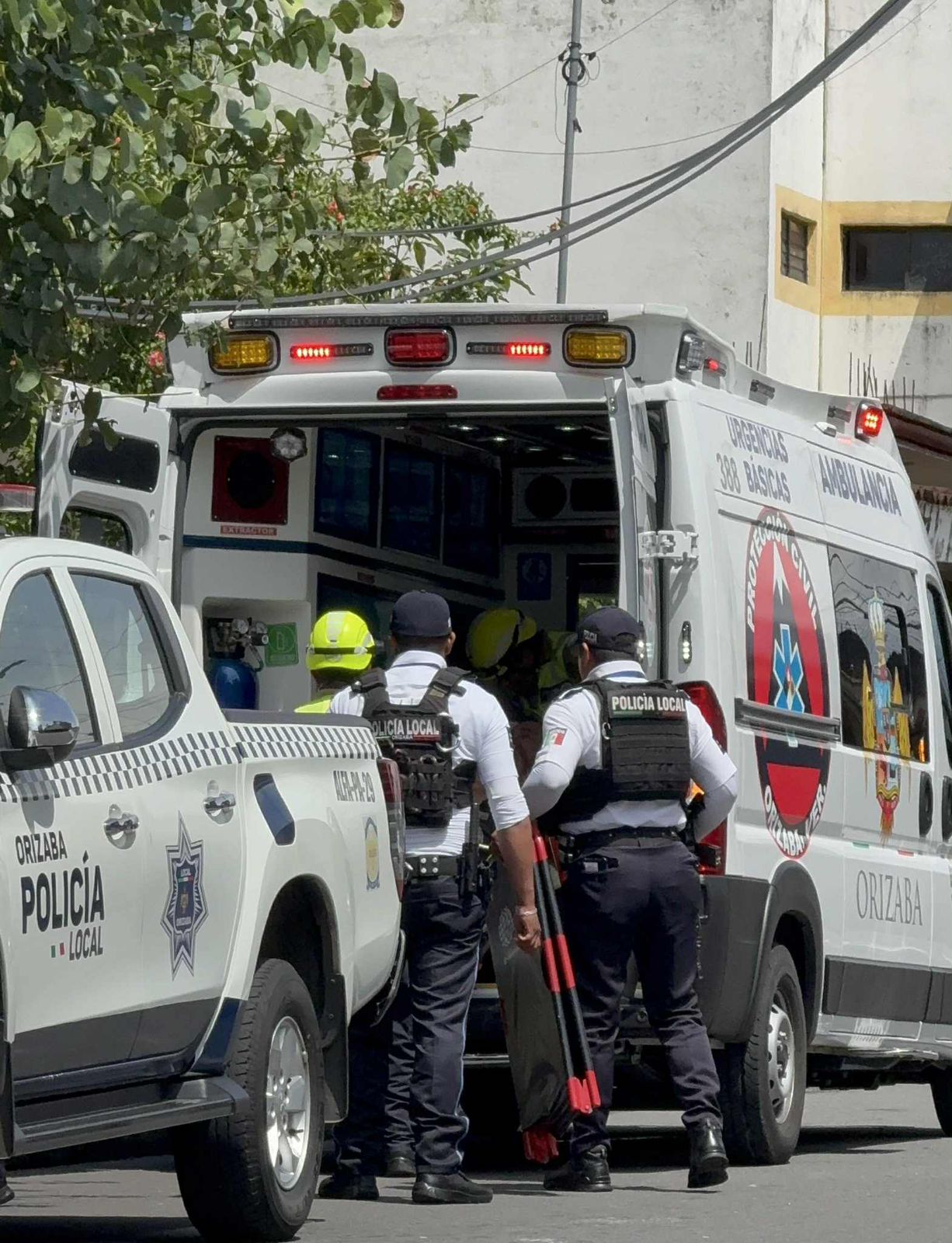 Trabajador sufre descarga eléctrica y cae de más de 4 metros en Orizaba