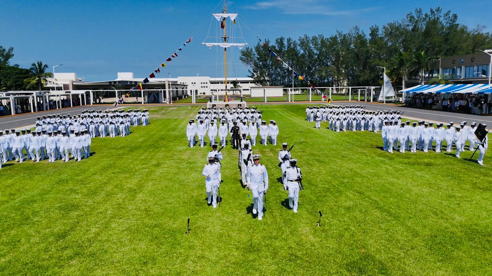 Se gradúan 75 alumnos del Centro de Formación y Capacitación de la Armada de México