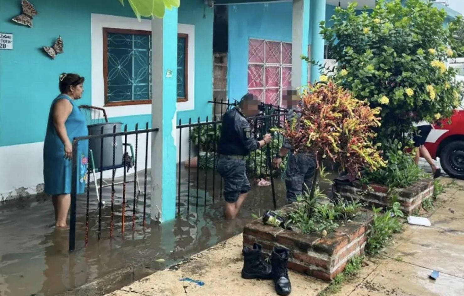 San Juan Evangelista registra más de 350 viviendas afectadas por lluvias de la onda tropical 20