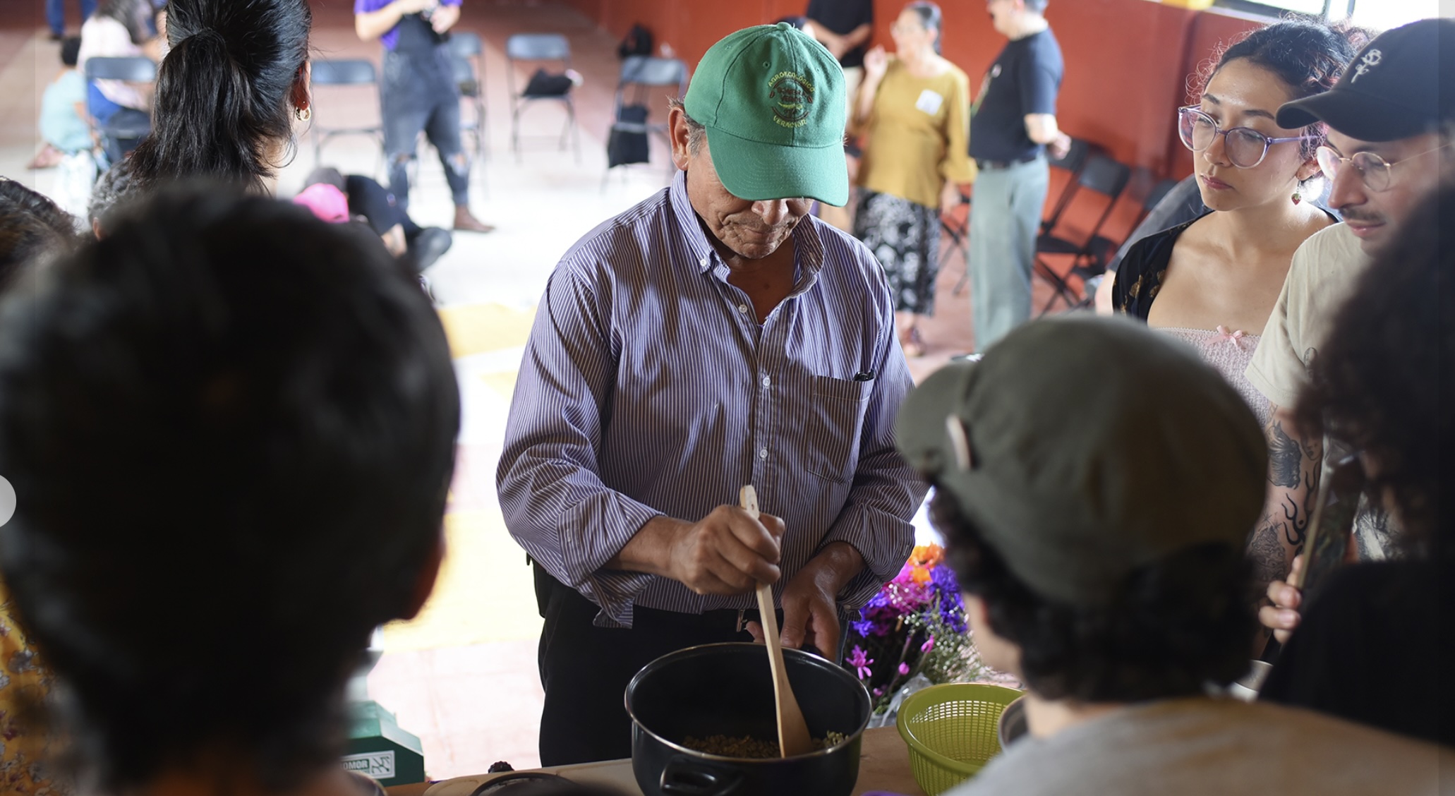 Cafeticultores realizan asamblea y taller de tostado en Coatepec para fortalecer organización