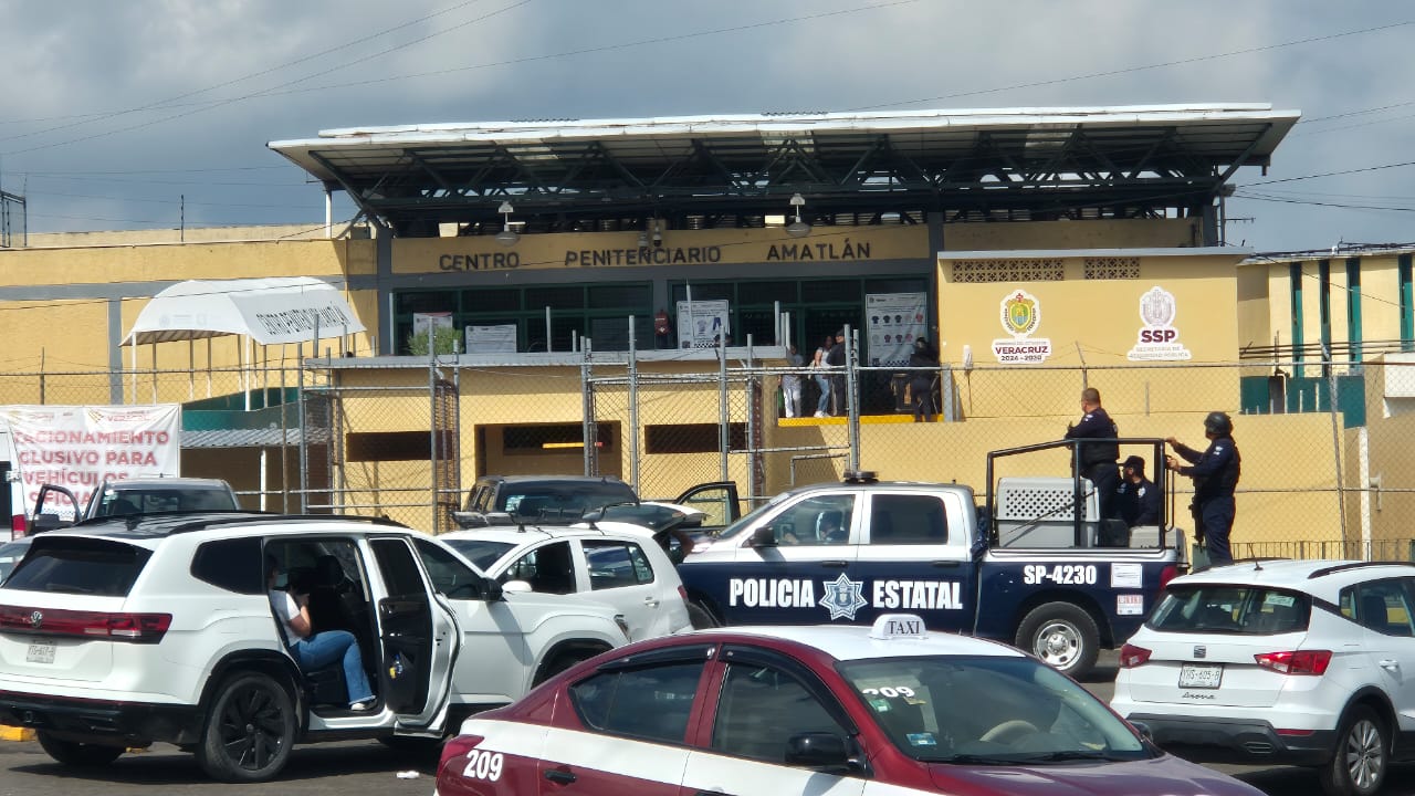 Fuerzas federales realizan requisa en el penal de La Toma