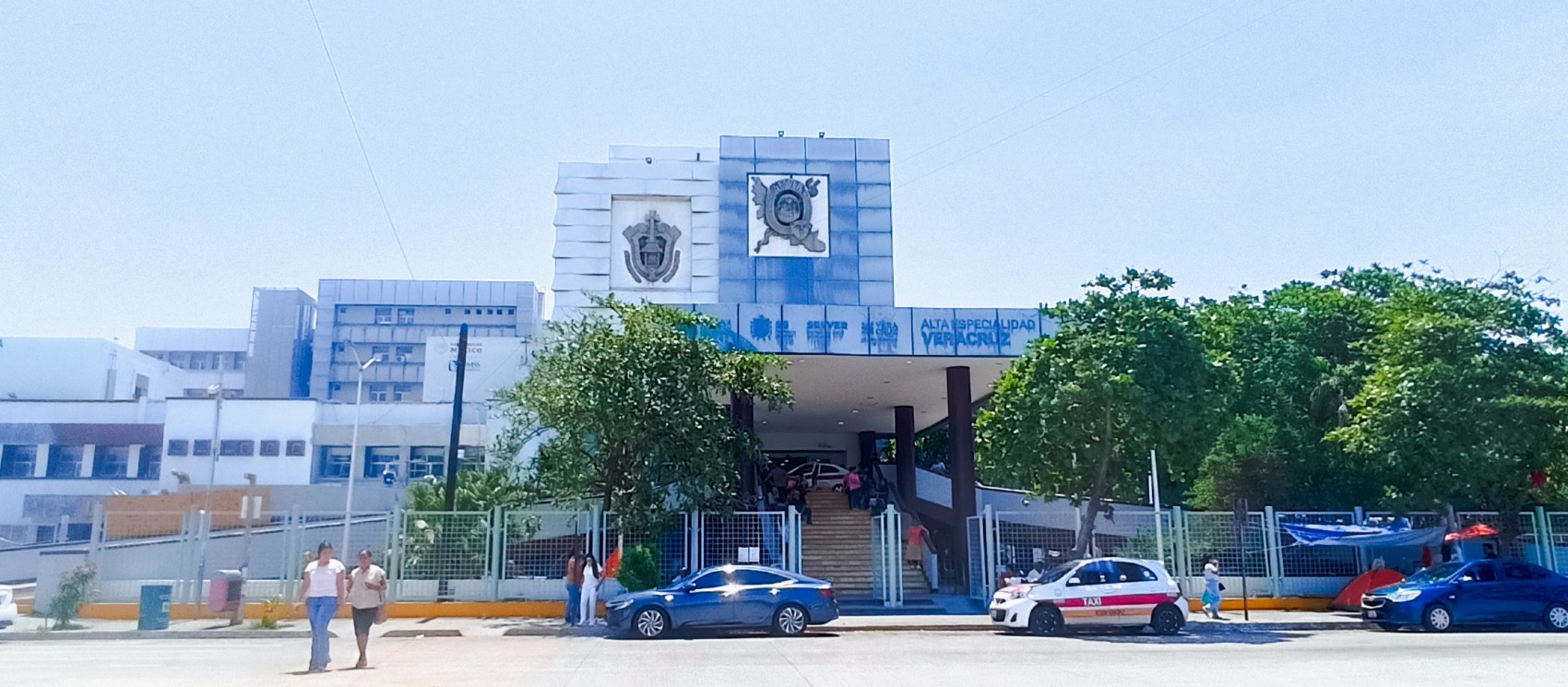 Destituyen al director y a la administradora del Hospital de Alta Especialidad de Veracruz