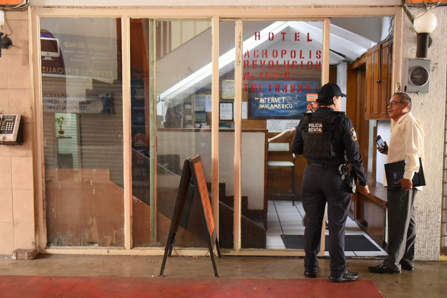 Hombre es encontrado sin vida en interior de hotel en el centro de Xalapa