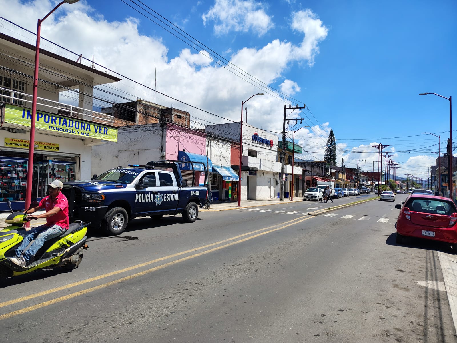 Solitario sujeto asalta banco en avenida principal de Ciudad Mendoza