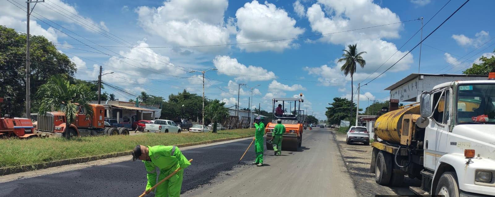 Inicia asfaltado en tramo de la carretera Alvarado-Tuxtepec