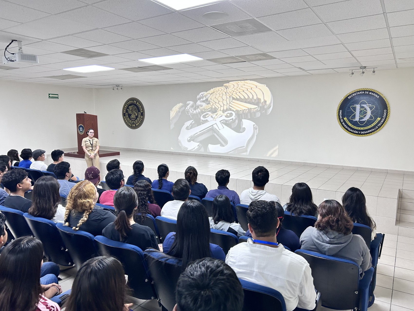 Inician prácticas profesionales 84 jóvenes en unidad especializada de la Secretaría de Marina en Veracruz