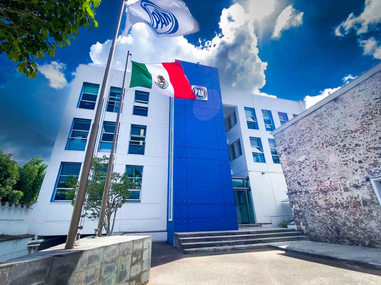 PAN Veracruz denuncia fraude telefónico y amenazas que dejaron daños en oficinas