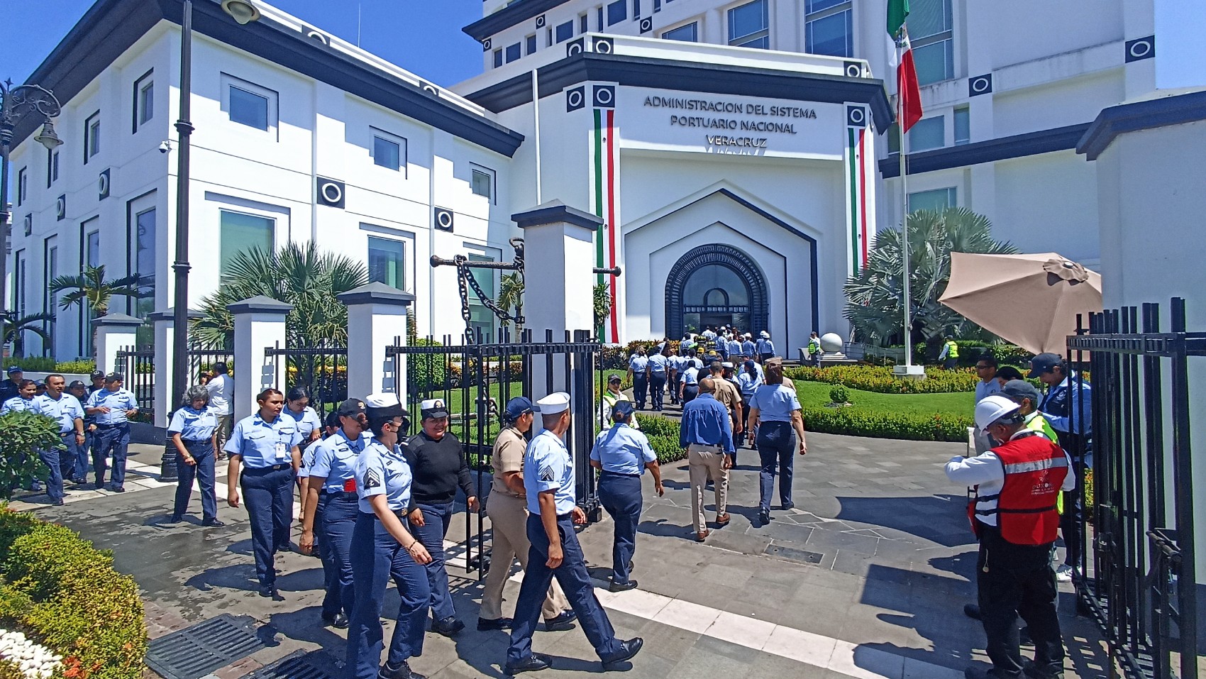Asiponaver confirma incidente en su edificio principal; bomberos controla la situación