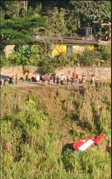 Volcadura en Tomatlán deja 14 trabajadores lesionados