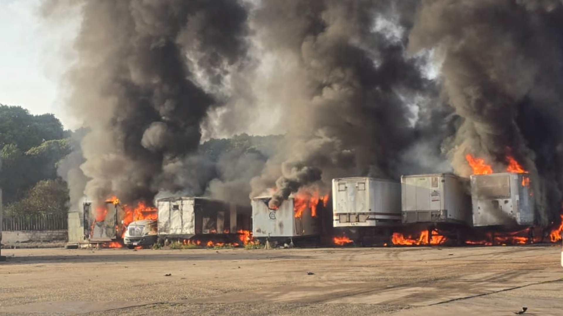 Incendio en complejo Pajaritos provoca pérdidas materiales