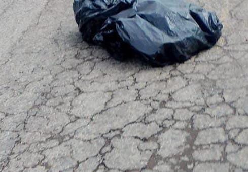 Hallan restos humanos en bolsas negras en camino de Omealca