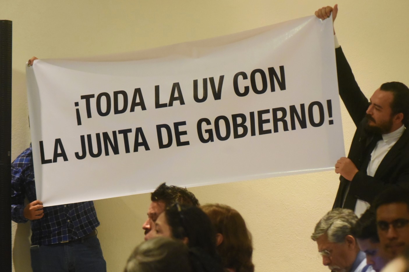 Rector de la UV llama al diálogo y anuncia foros universitarios tras prórroga de gestión