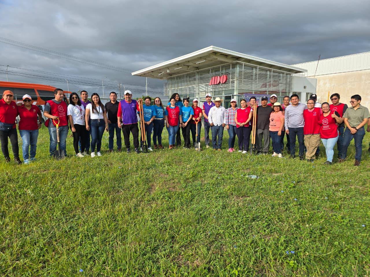 Reforestan terminal ADO Puerto México en Coatzacoalcos
