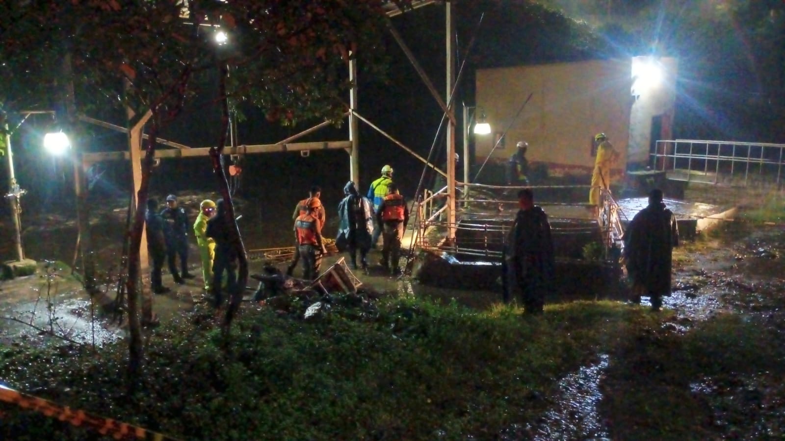 Trabajador muere arrastrado por el río Orizaba durante obras del puente El Molino
