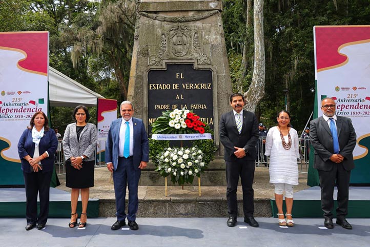 UV rindió homenaje a Miguel Hidalgo