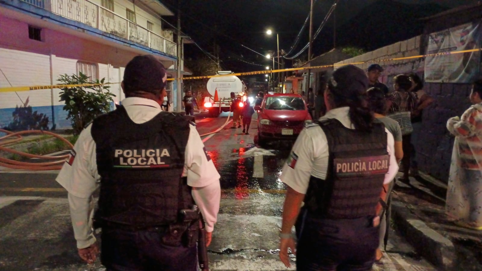 Vecinos cierran calles en Orizaba en protesta por falta de agua