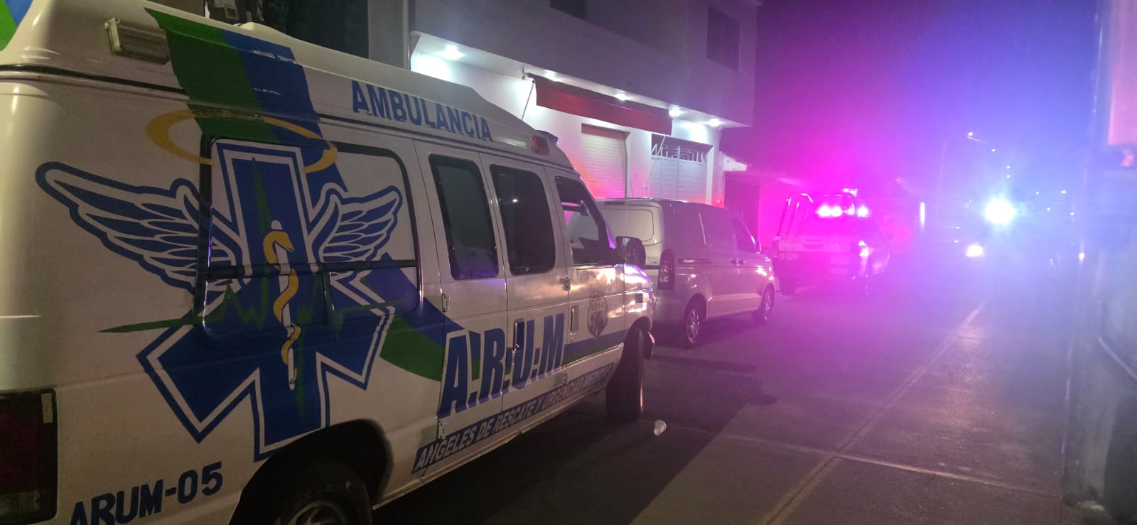 Paramédicos brindan apoyo a joven de 18 años en su casa de Xalapa