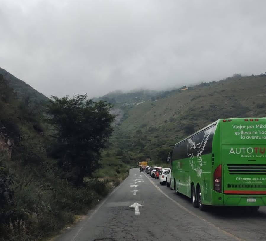 Balean a conductor en asalto en la carretera federal Orizaba-Tehuacán, a la altura de Acultzingo