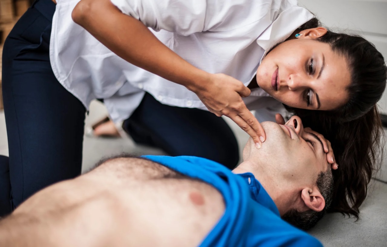 Primeros auxilios, salvan vidas y previenen complicaciones de salud