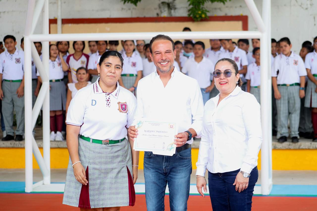 Entrega Alcalde JM Unánue cancha rehabilitada a la Secundaria General 6 Belisario Domínguez