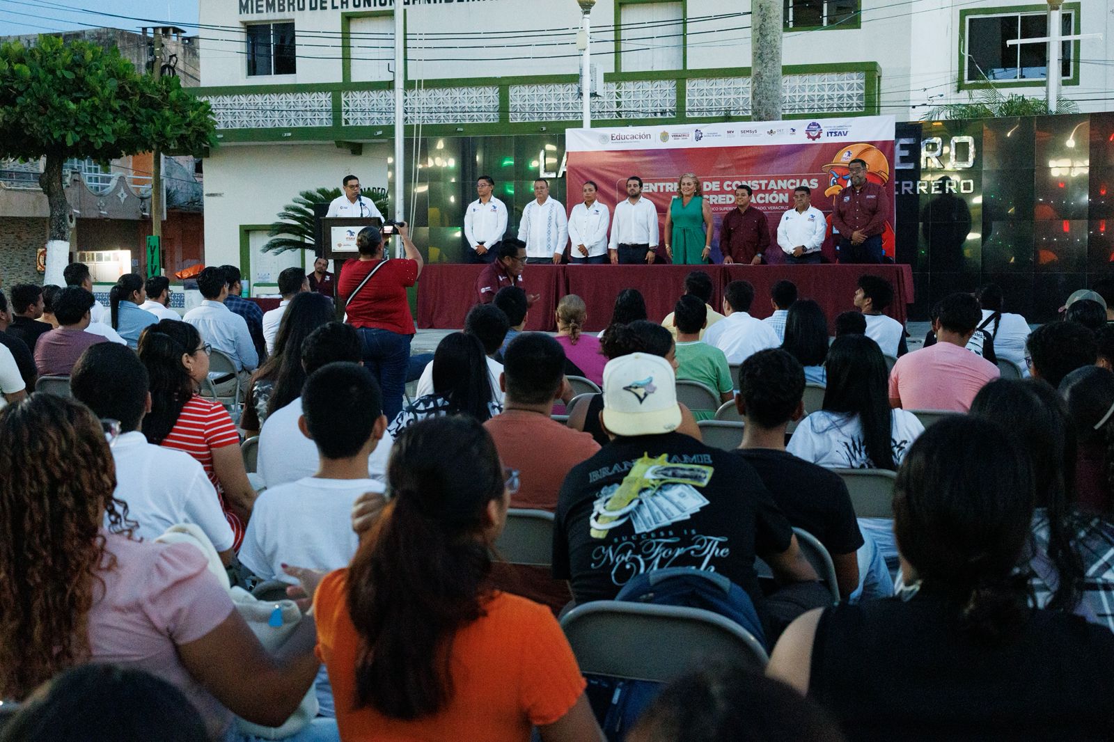 Tecnológico de Alvarado acredita a más de tres mil 200 jóvenes en competencias laborales clave