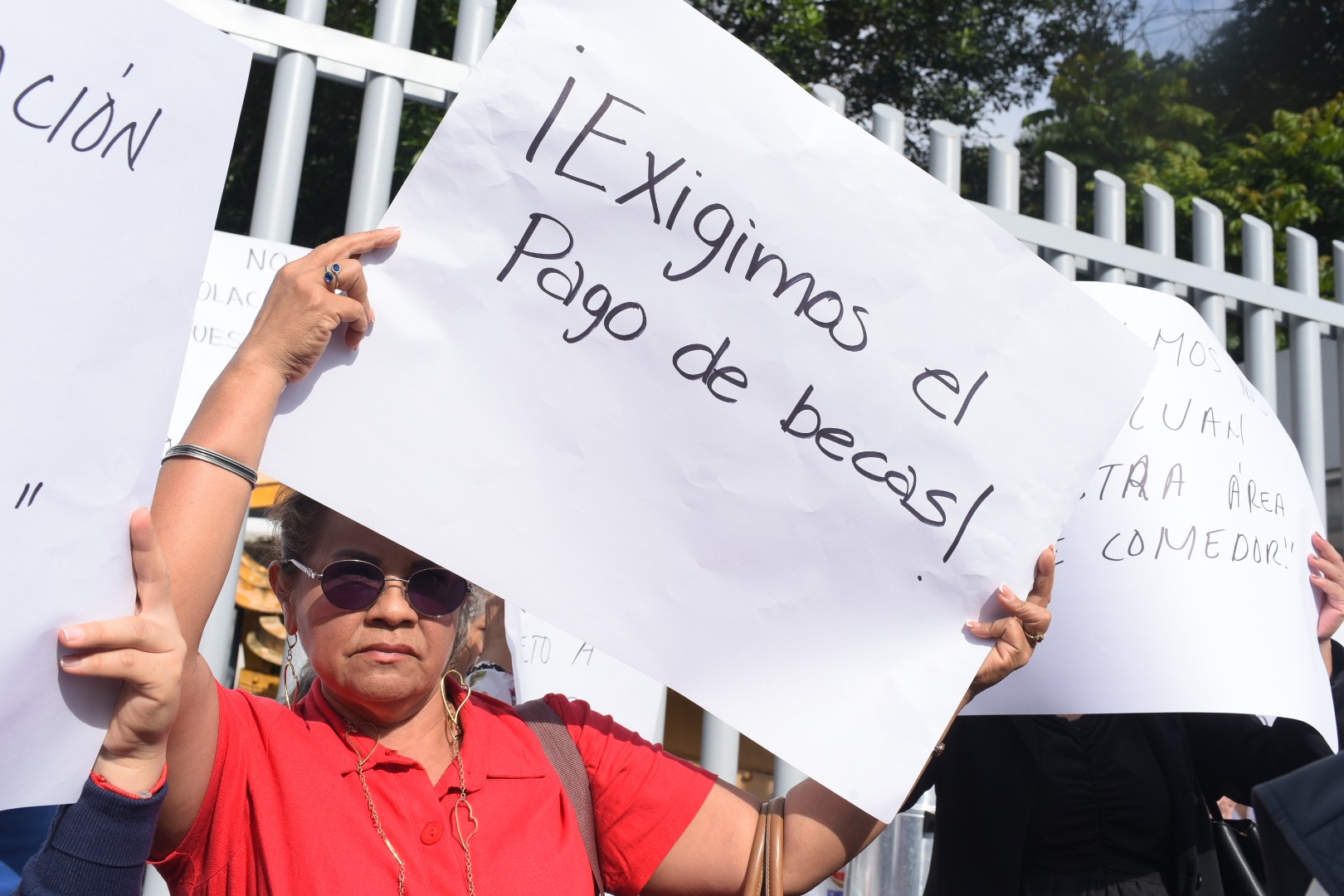 Trabajadores de SIOP denuncian retiro de prestaciones y desplazamiento laboral