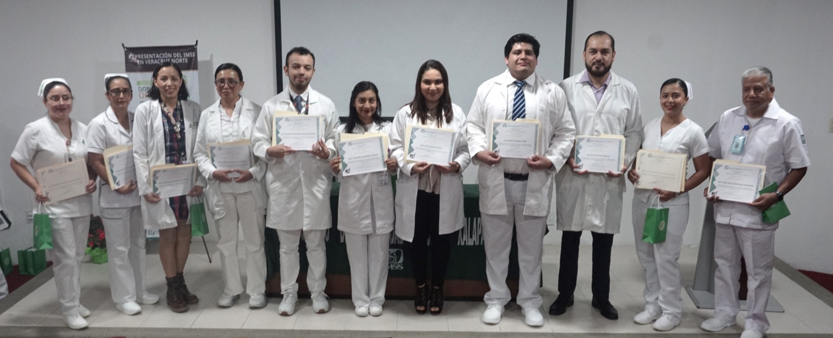 IMSS Veracruz Norte entrega reconocimientos a donadores y familiares de donadores