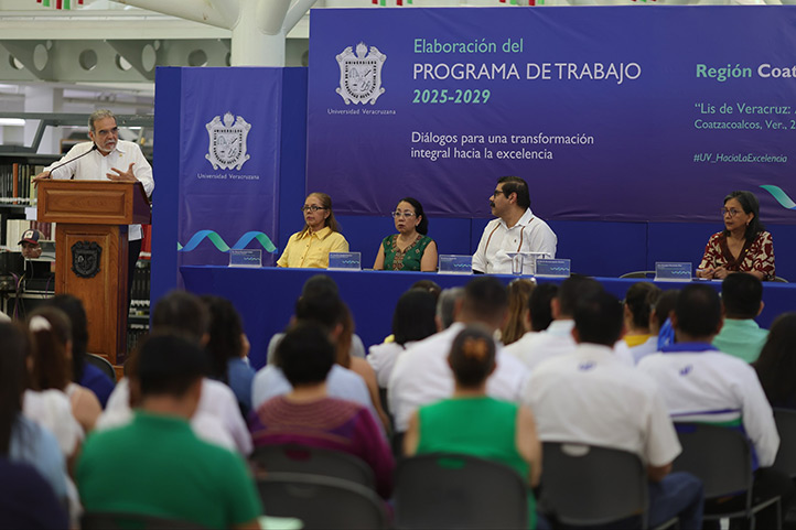 UV abre espacios de reflexión y escucha en la región Coatzacoalcos