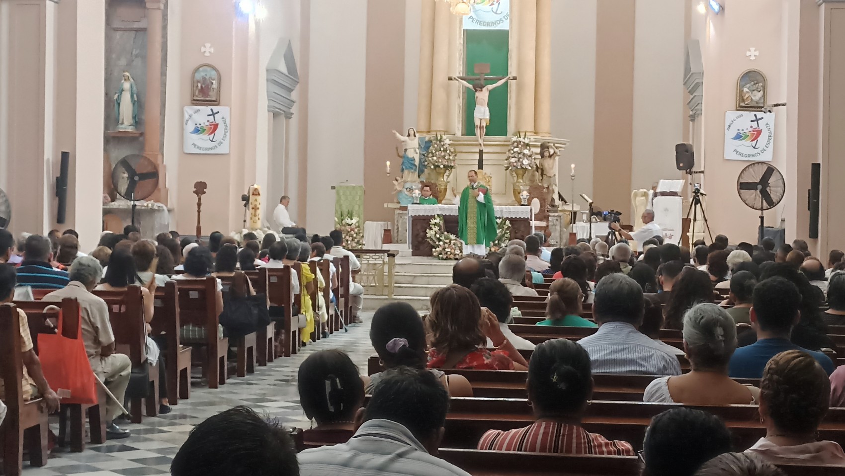 Vandalizan vitral de capilla católica ubicada en el fraccionamiento Laguna Real de Veracruz