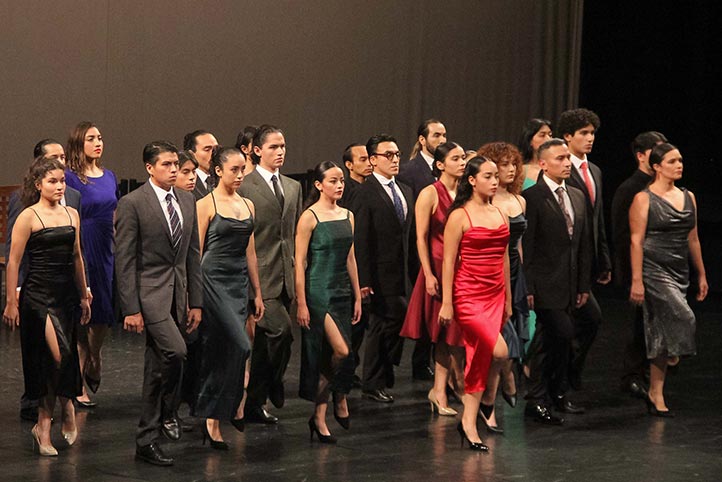 Danza UV celebró medio siglo como referente en la formación artística