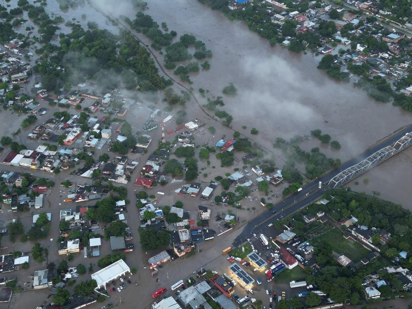 Ríos desbordados, deslaves y viviendas inundadas en el norte de Veracruz