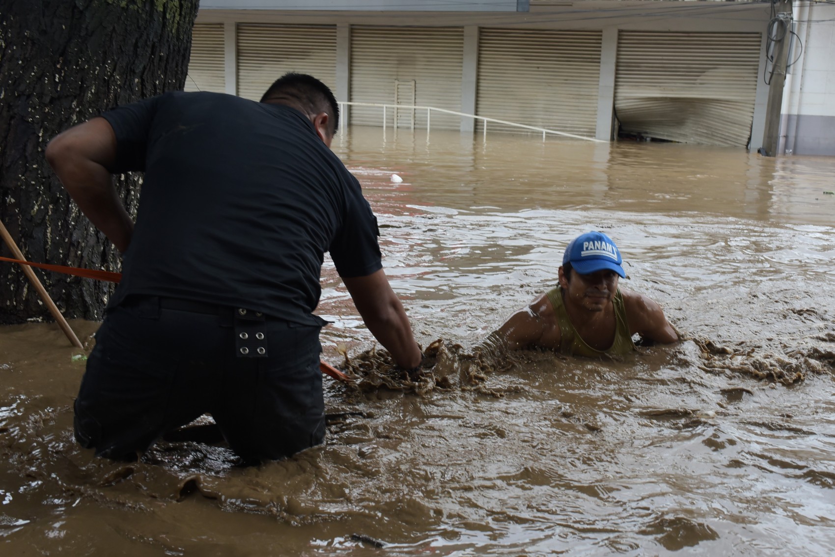 Nuevo León envía equipo especializado para apoyar en las inundaciones de Poza Rica y Tuxpan