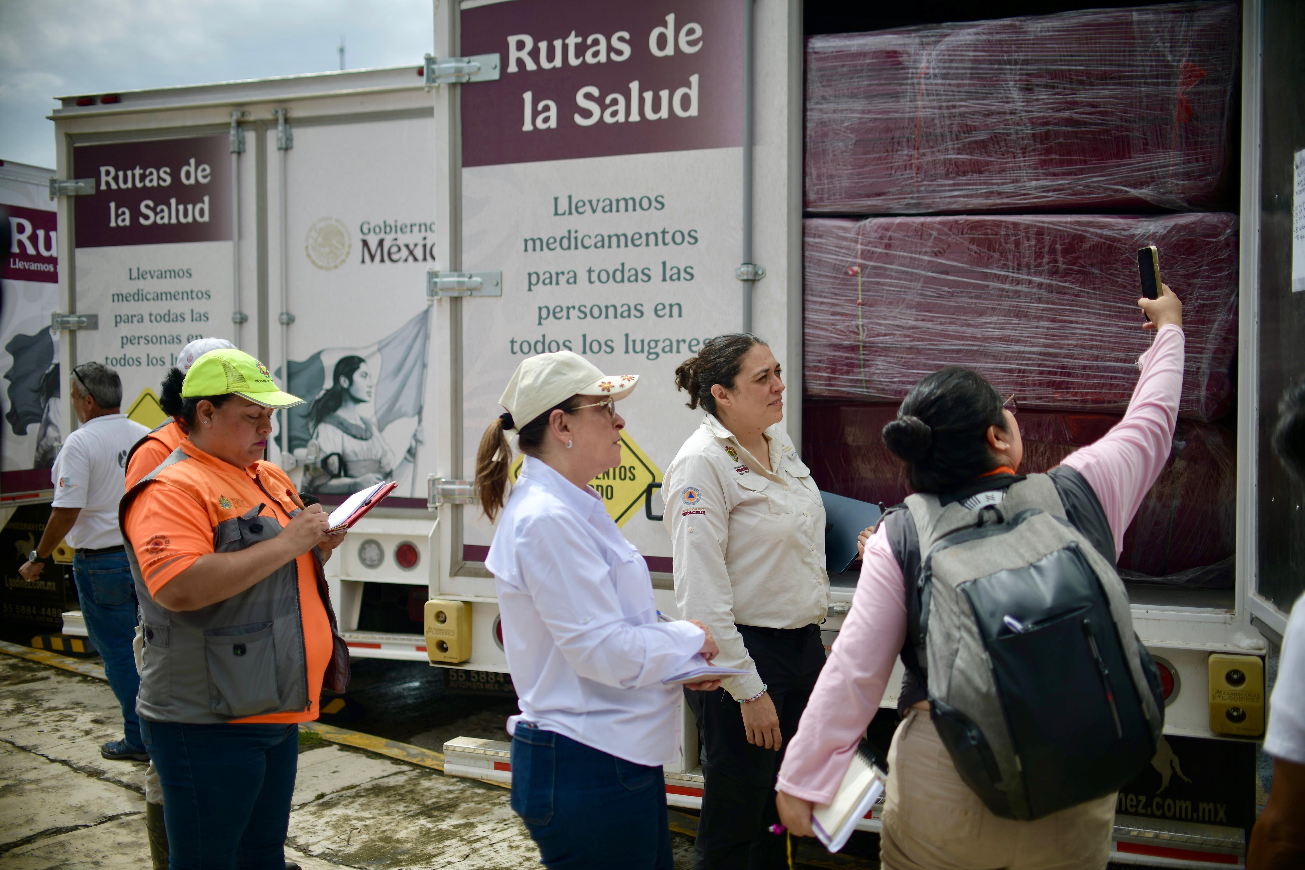 Gobierno de Veracruz envía víveres y suministros a municipios afectados por lluvias