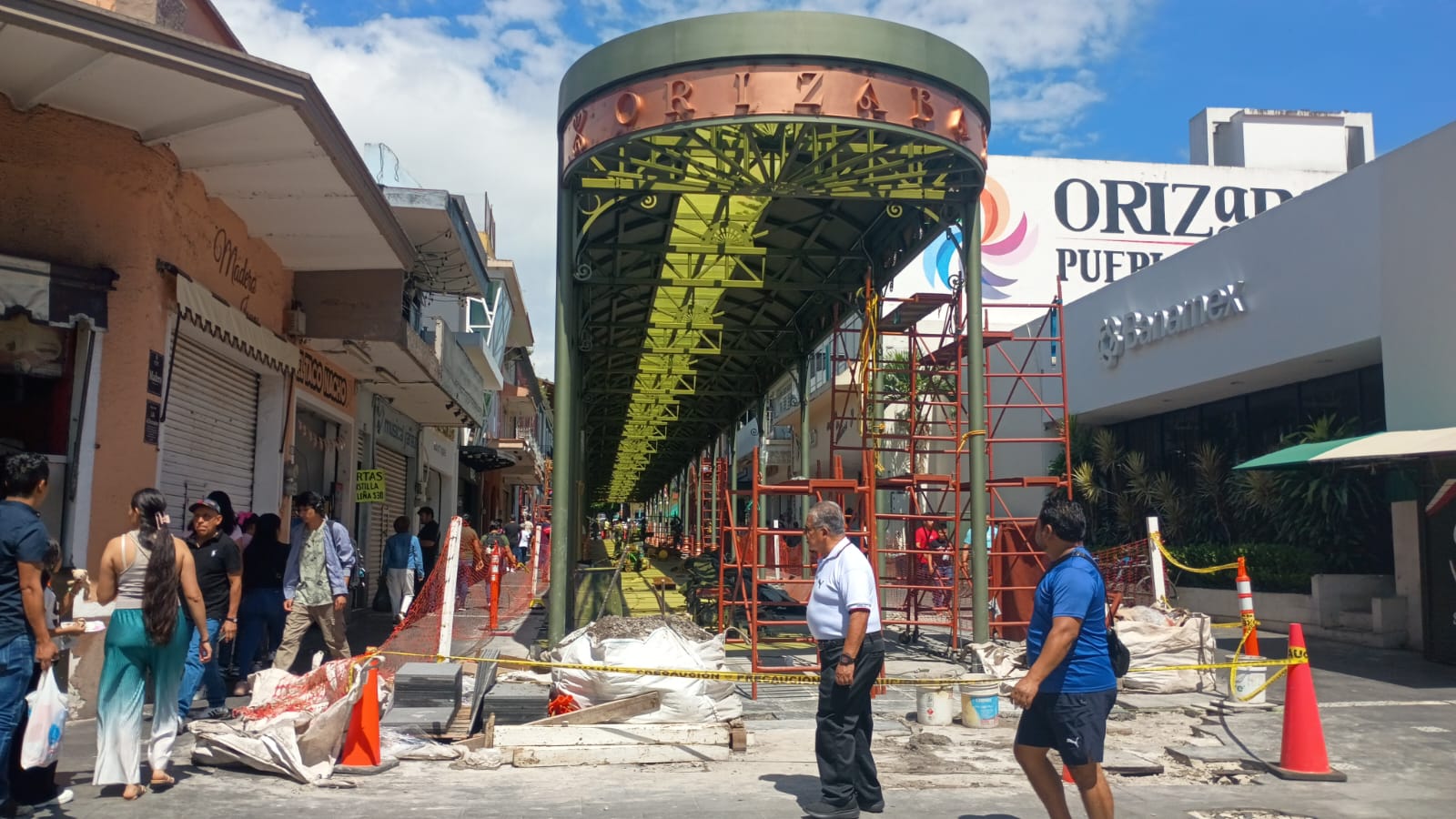 A punto de concluir el techado de la avenida Madero de Orizaba