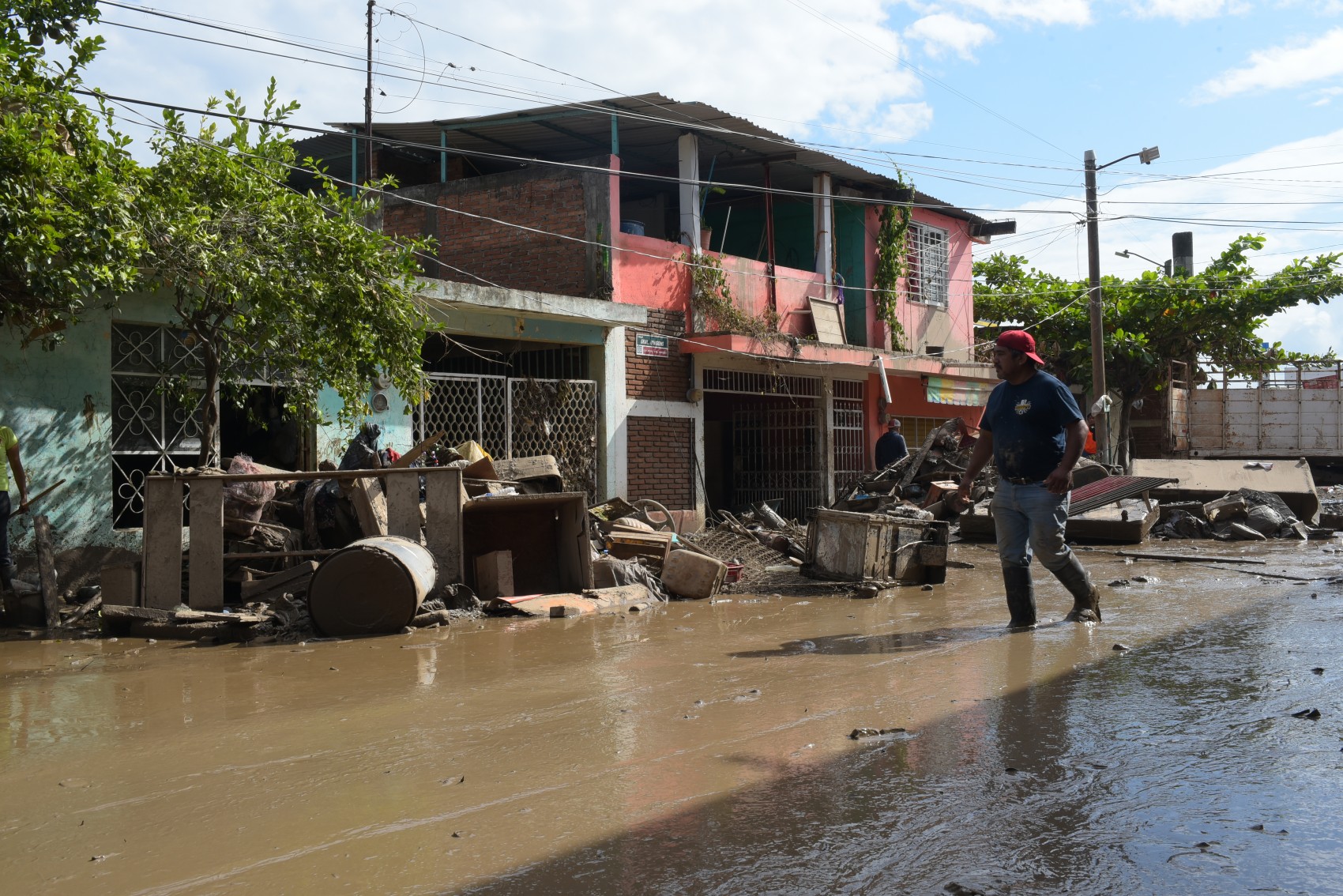 Da inicio entrega de enseres a familias damnificadas por las lluvias en la zona norte