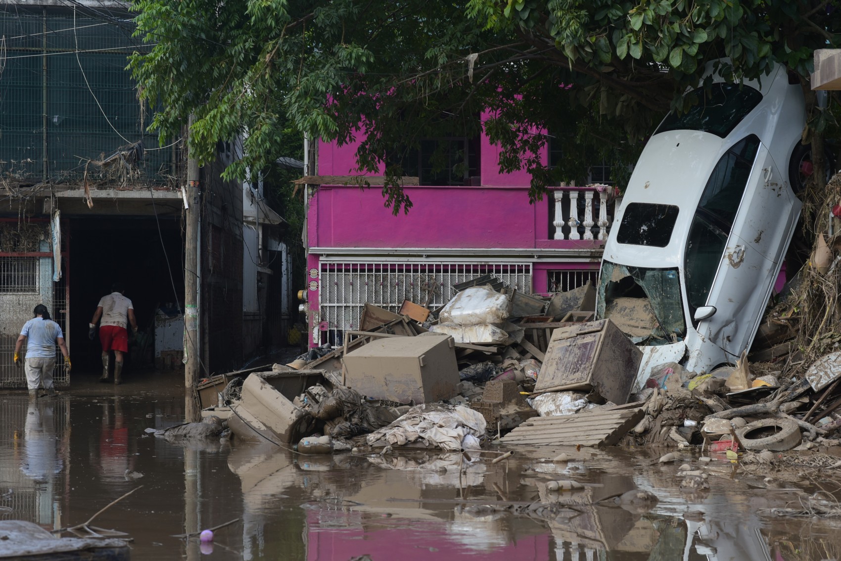 Analizan concluir muro inconcluso del río Cazones