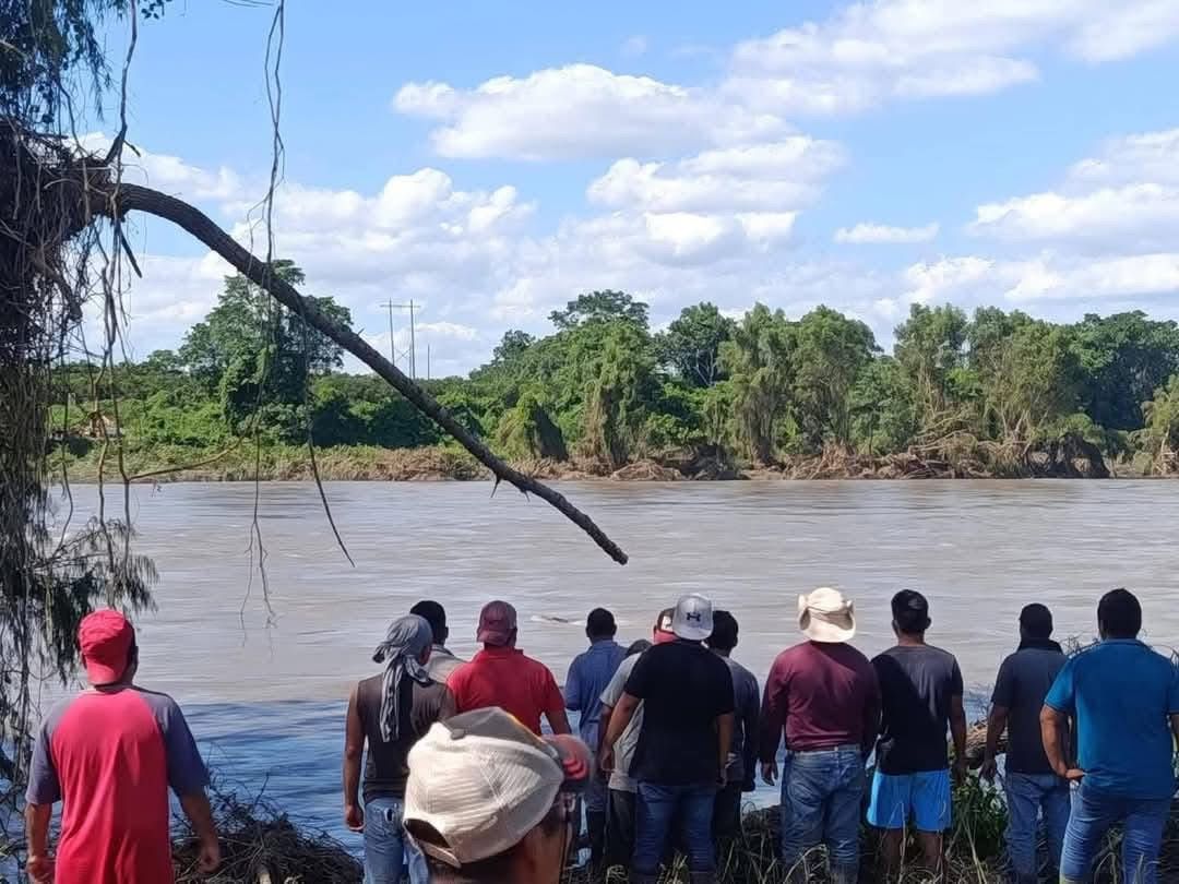 Joven es reportado desaparecido al naufragar lancha en río de Papantla